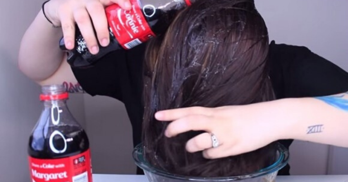 Descubre qué pasa cuando te lavas el cabello con Coca Cola