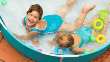 Cómo limpiar una piscina de plástico