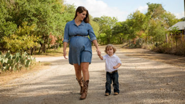 Italia planea recompensar a los padres que tienen un tercer hijo