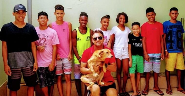 padre con hijos 5 adopta 4 más y lucha por el décimo