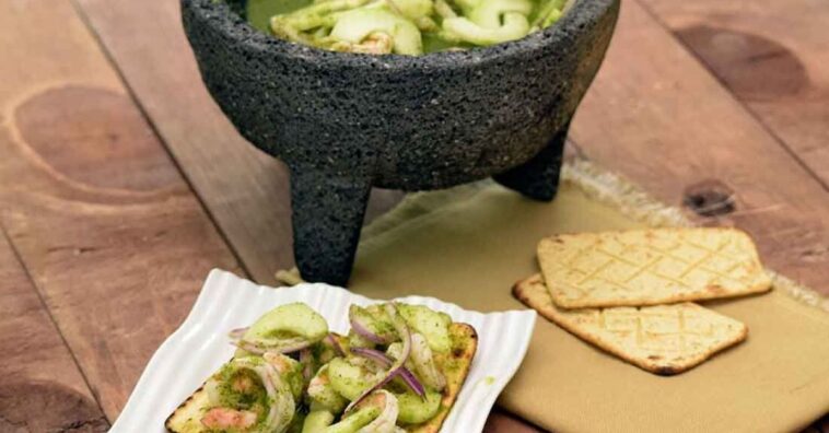 aguachile de camarón en molcajete