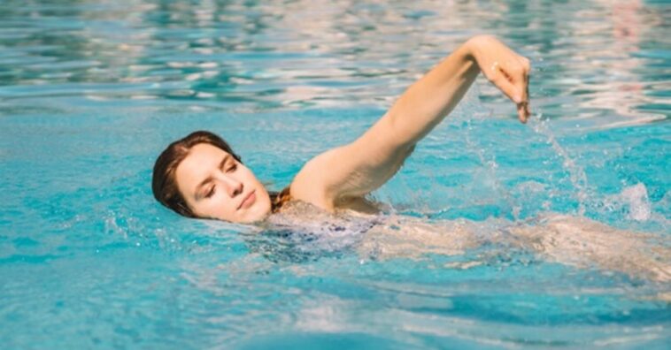 beneficios de la natación y qué músculos se trabajan