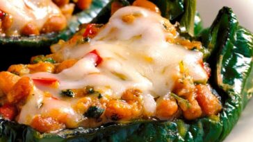 chile poblano relleno con camarones y queso