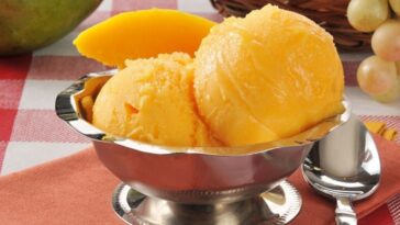 helado de mango con leche condensada