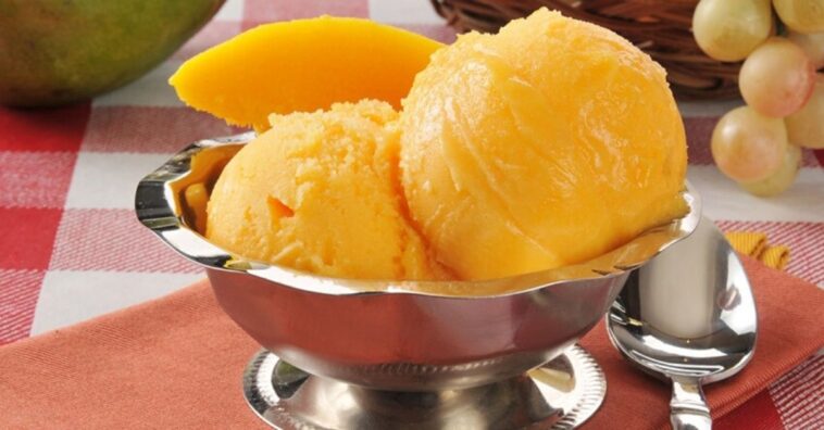 helado de mango con leche condensada