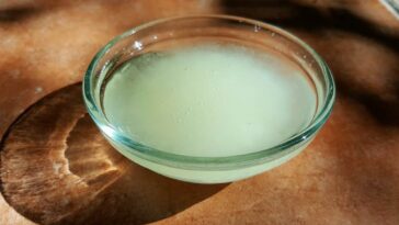 aceite de coco previene la caída del cabello