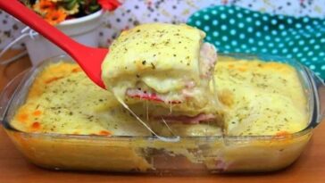 pastel de patatas relleno con jamón y queso al horno