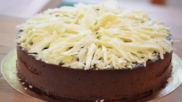 Pastel de chocolate blanco