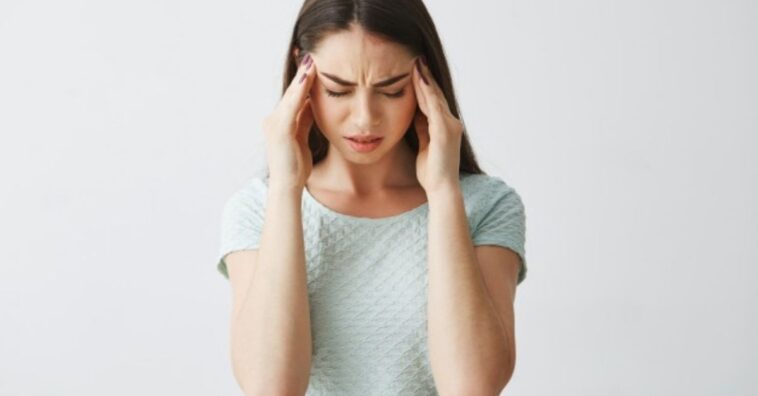relación existente entre el dolor de cabeza y el hígado