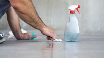 remover la silicona del suelo