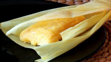 tamales dulces de avena con elote y leche condensada