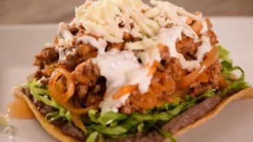 tinga de carne molida de res con chipotle