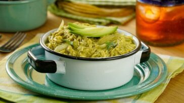 tinga de pollo en salsa verde